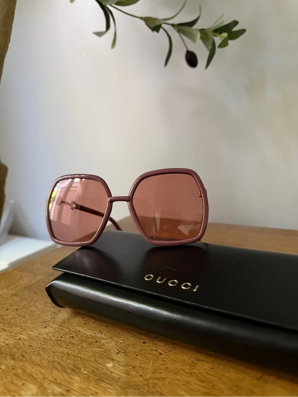 Authentic Pristine Gucci Pink Hexagonal Sunglasses w Case Horsebit Hardware